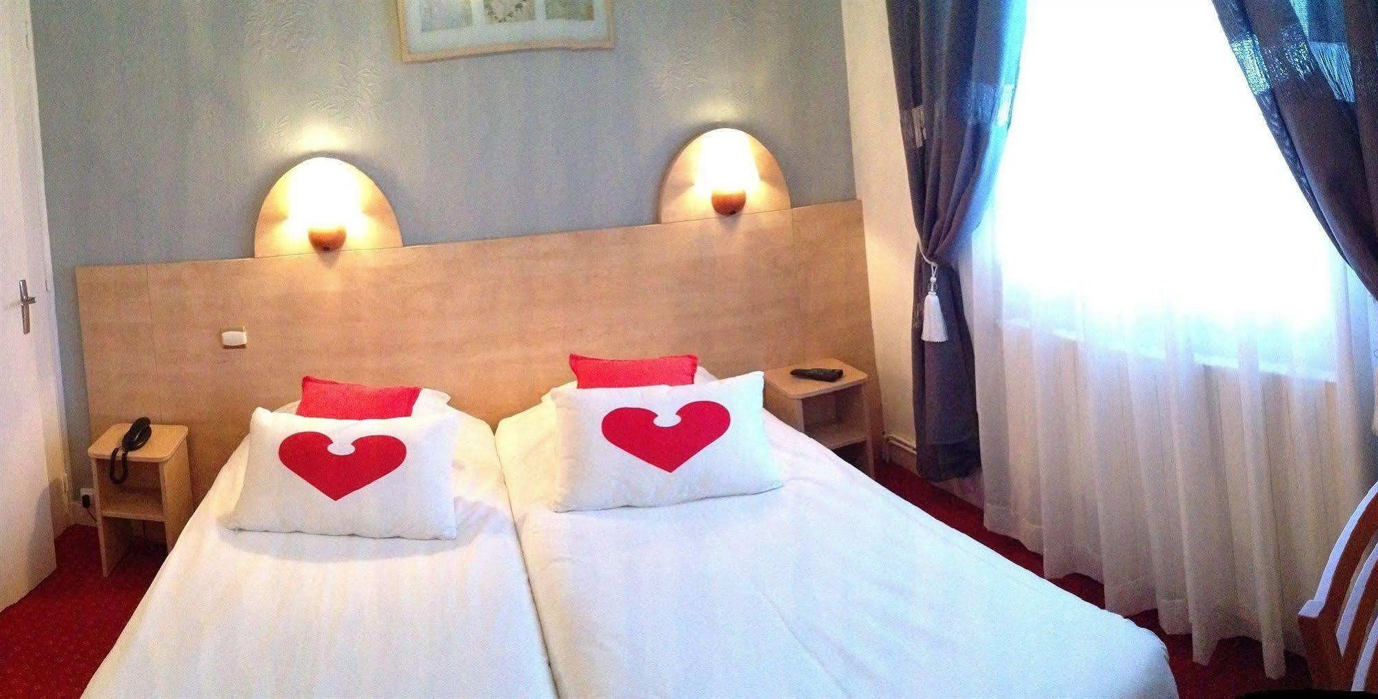 Hotel De Paris บาร์เนอวีย์-แกร์เตอเร ภายนอก รูปภาพ